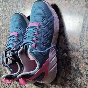 AVIA womens teal blue & pink laced gym shoe new w tag breathable flexible midsol